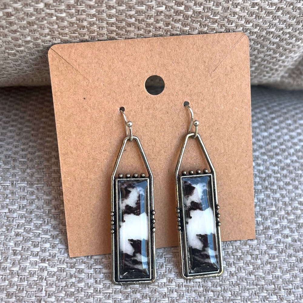 Silver Wire Drop Black and White Boho Earrings NWOT